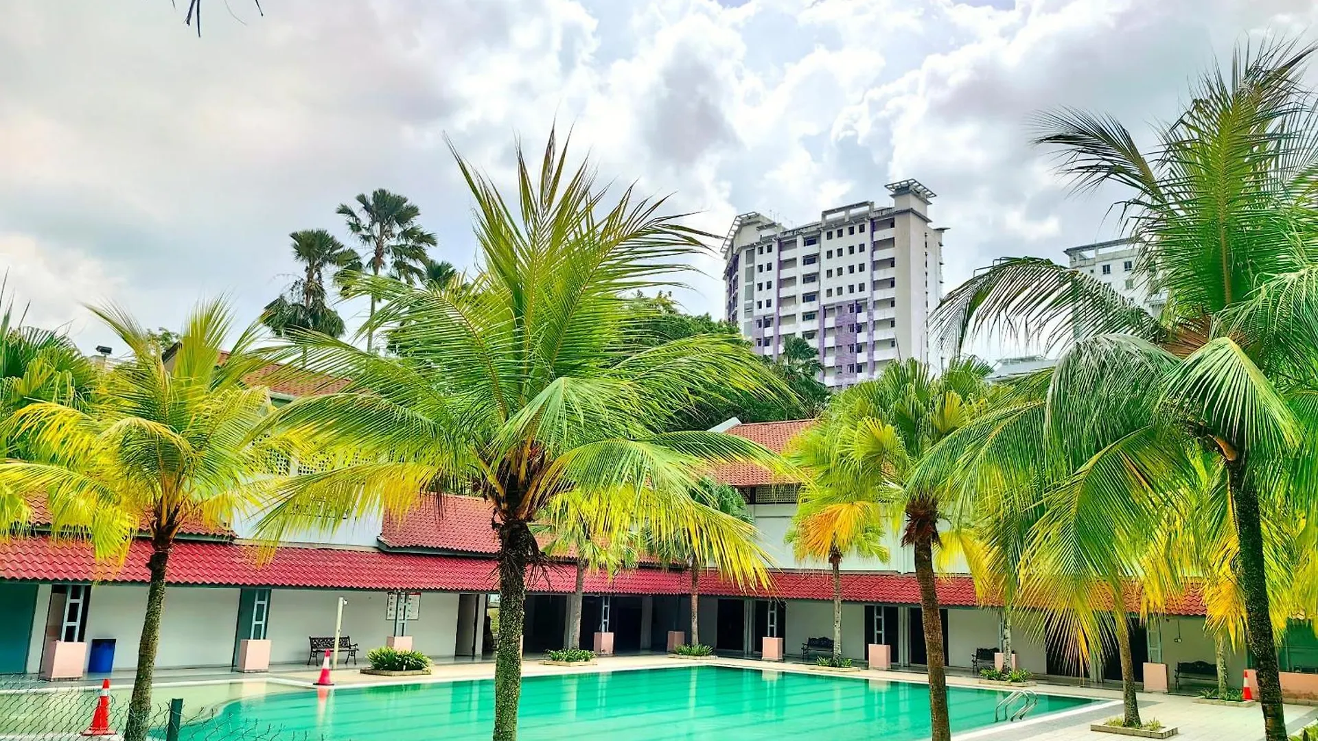 D1108 Larkin To Terminal Bus 3Mins Netflix By Stay Johor Bahru